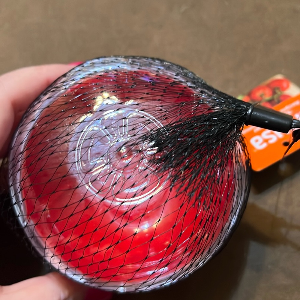 NWT Imusa Tomato Saver